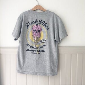 Fresh Vibes Size Medium Gray Ice Cream Graphic Tee